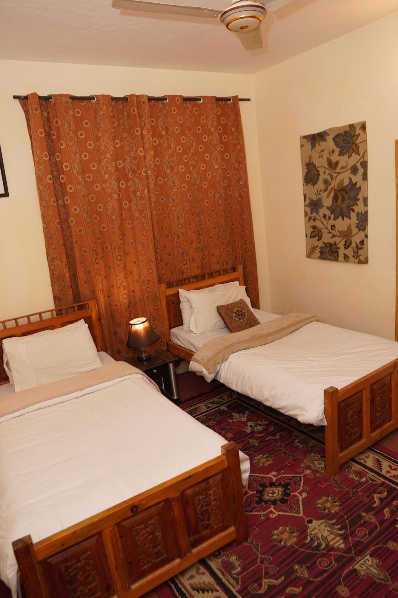 Duroyou Inn Gilgit Dış mekan fotoğraf