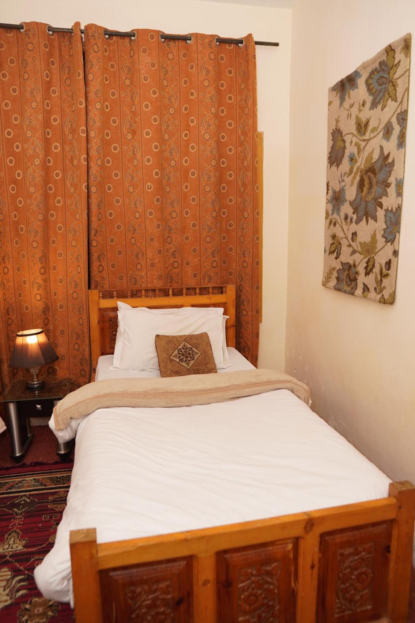 Duroyou Inn Gilgit Dış mekan fotoğraf